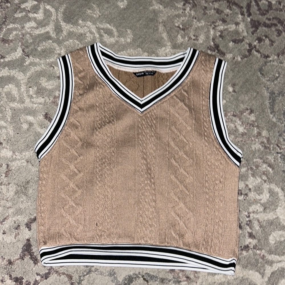 soft sweater vest !!